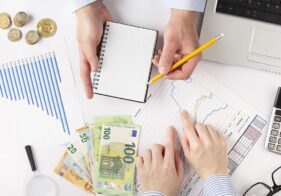 Pravidelné investování nabízejí i fondy.